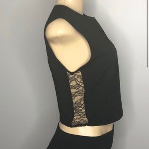 NWT Alice + Olivia zippered lace top sz S
